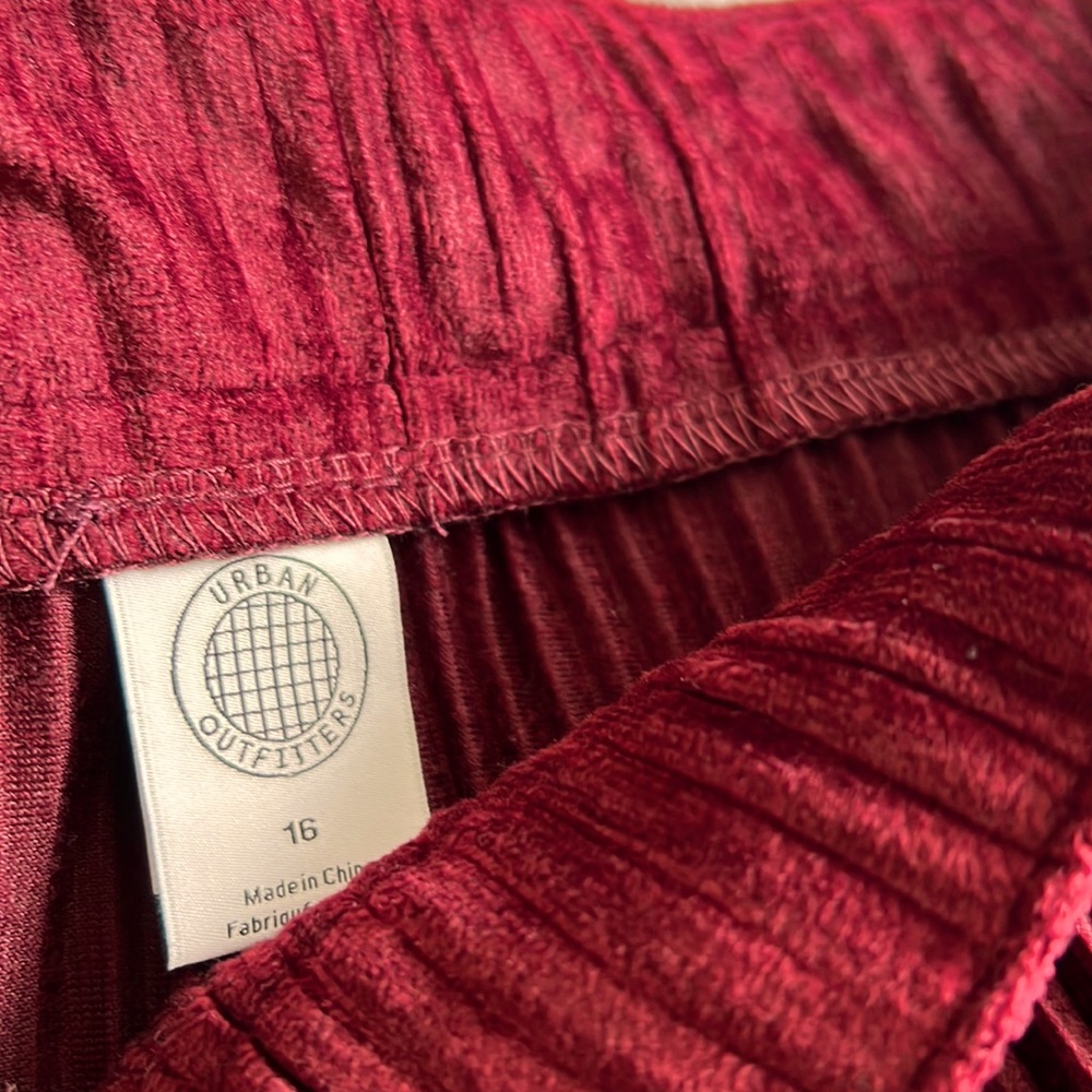 Urban outfitters size 16 softest corduroys ever felt. Has a bell bottom. NWOT.